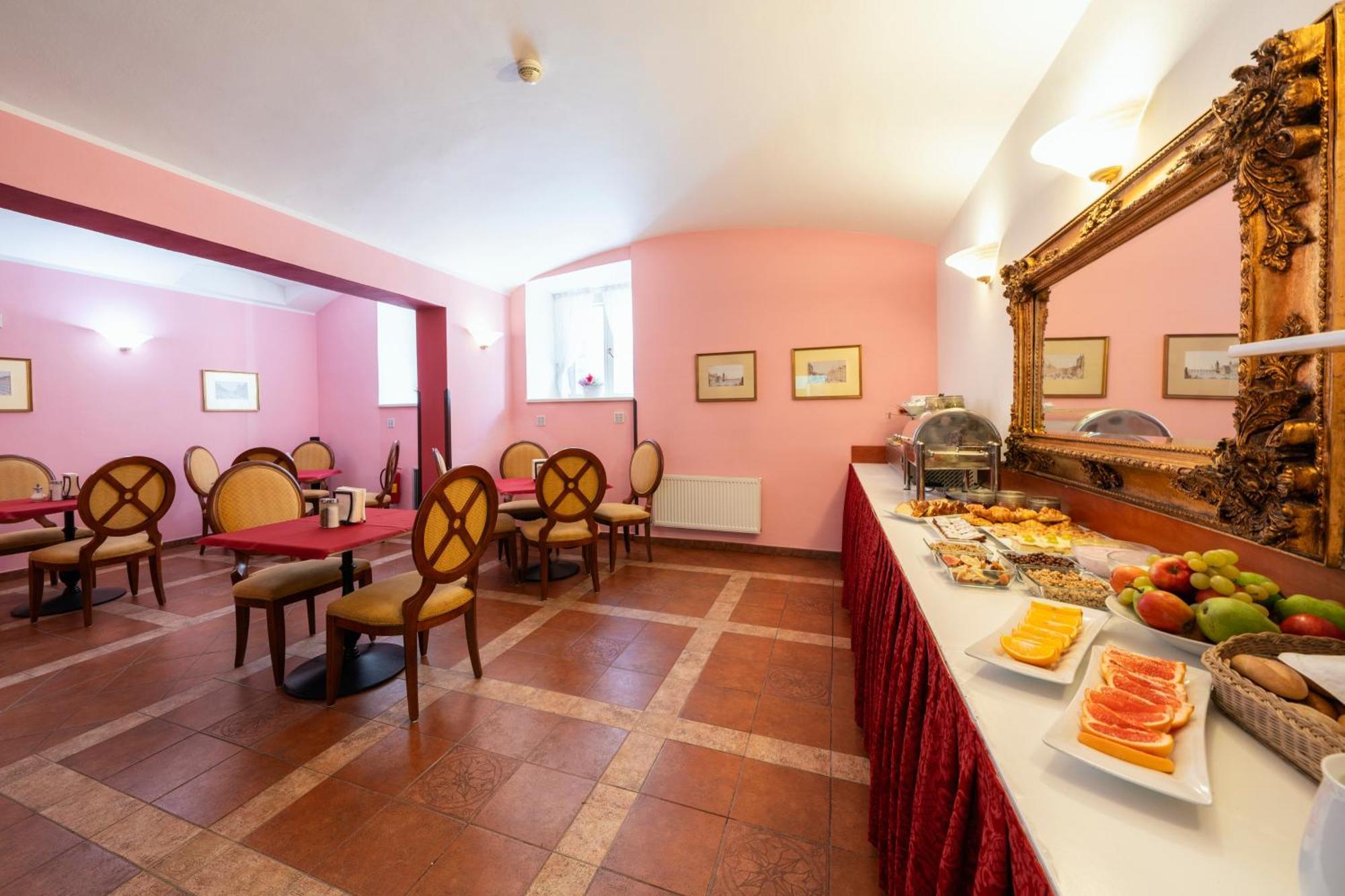 Raffaello Hotell Prag